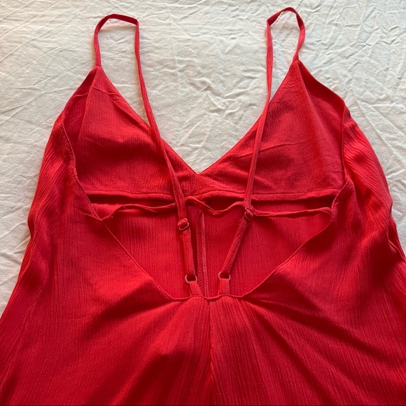 ASOS DESIGN Deep V Strappy Back Wide Leg Jumpsuit - Picture 4 of 7